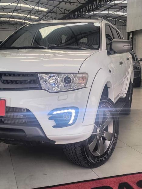 MITSUBISHI Pajero Dakar 3.2 16V 4P HPE S 4X4 TURBO DIESEL INTECOOLER 7 LUGARES AUTOM�TICO, Foto 3
