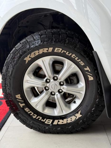 NISSAN Frontier 2.3 16V LE 4X4 CABINE DUPLA BI-TURBO DIESEL AUTOM�TICO, Foto 3