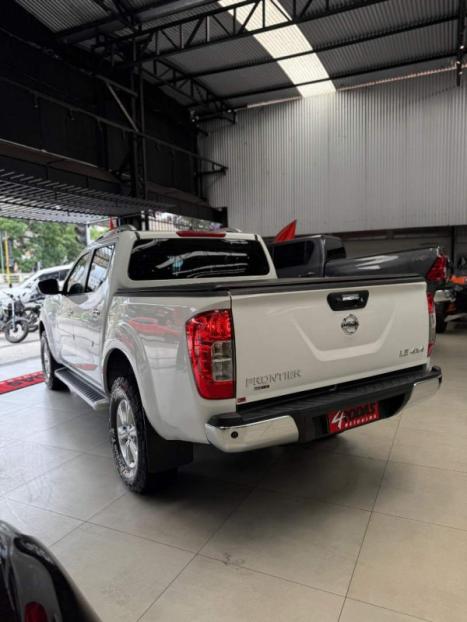 NISSAN Frontier 2.3 16V LE 4X4 CABINE DUPLA BI-TURBO DIESEL AUTOM�TICO, Foto 10