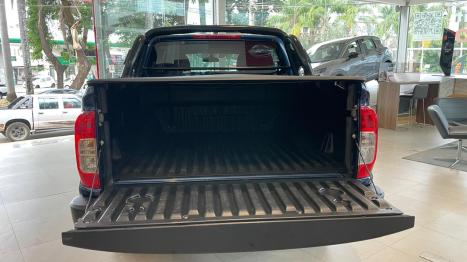 NISSAN Frontier 2.3 ATTACK CABINE DUPLA 4X4 BI-TURBO DIESEL AUTOM�TICO, Foto 9