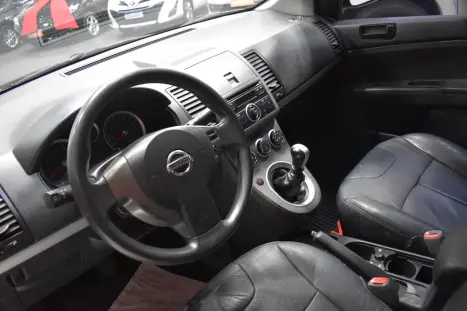 NISSAN Sentra 2.0 16V 4P, Foto 6