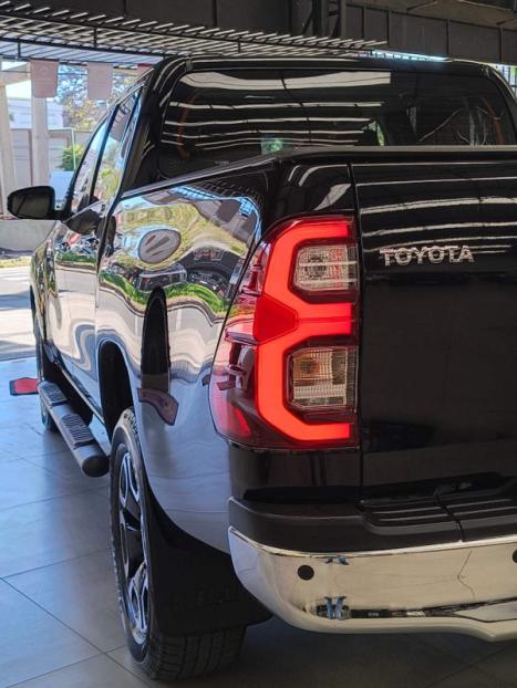 TOYOTA Hilux Caminhonete 2.8 16V SRX 4X4 DIESEL CABINE DUPLA AUTOMÁTICO, Foto 4 TOYOTA Hilux Caminhonete 2.8 16V SRX 4X4 DIESEL CABINE DUPLA AUTOMÁTICO, Foto 4