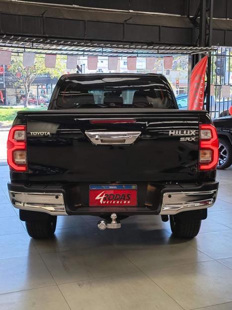 TOYOTA Hilux Caminhonete 2.8 16V SRX 4X4 DIESEL CABINE DUPLA AUTOMÁTICO, Foto 5 TOYOTA Hilux Caminhonete 2.8 16V SRX 4X4 DIESEL CABINE DUPLA AUTOMÁTICO, Foto 5