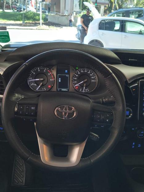 TOYOTA Hilux Caminhonete 2.8 16V SRX 4X4 DIESEL CABINE DUPLA AUTOMÁTICO, Foto 9 TOYOTA Hilux Caminhonete 2.8 16V SRX 4X4 DIESEL CABINE DUPLA AUTOMÁTICO, Foto 9