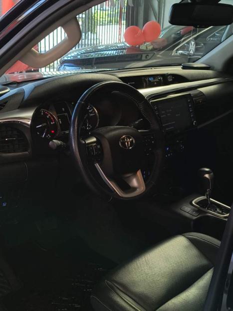 TOYOTA Hilux Caminhonete 2.8 16V SRX 4X4 DIESEL CABINE DUPLA AUTOMÁTICO, Foto 11 TOYOTA Hilux Caminhonete 2.8 16V SRX 4X4 DIESEL CABINE DUPLA AUTOMÁTICO, Foto 11