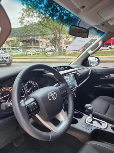 TOYOTA Hilux Caminhonete 2.8 16V 4P SR 4X4 DIESEL CABINE DUPLA AUTOMTICO, Foto 3