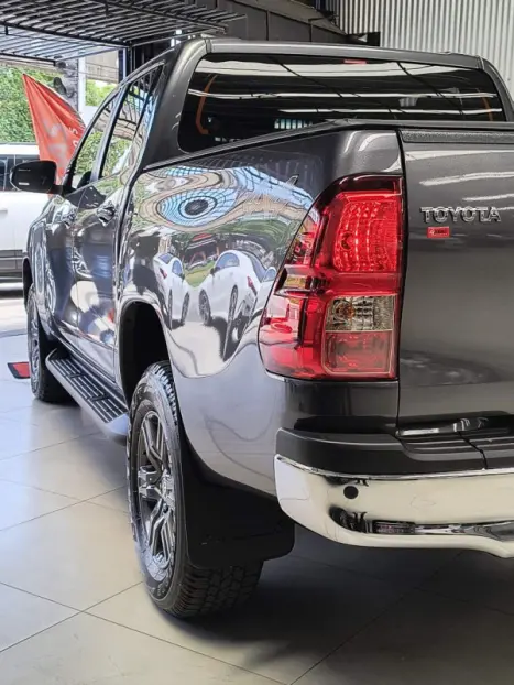 TOYOTA Hilux Caminhonete 2.8 16V 4P SR 4X4 DIESEL CABINE DUPLA AUTOM�TICO, Foto 5