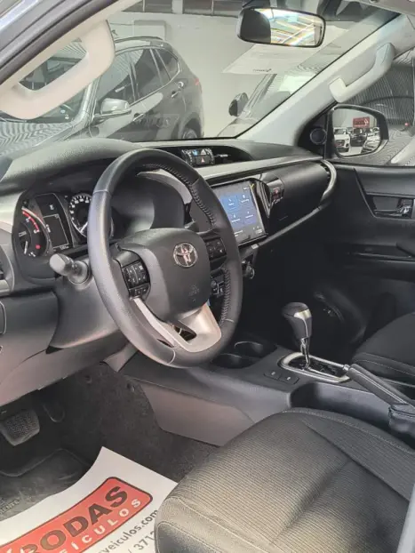 TOYOTA Hilux Caminhonete 2.8 16V 4P SR 4X4 DIESEL CABINE DUPLA AUTOM�TICO, Foto 9