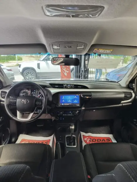 TOYOTA Hilux Caminhonete 2.8 16V 4P SR 4X4 DIESEL CABINE DUPLA AUTOM�TICO, Foto 10