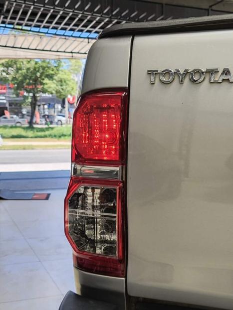 TOYOTA Hilux Caminhonete 3.0 4P 4X4 SRV TURBO DIESEL CABINE DUPLA, Foto 6