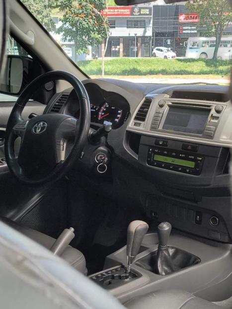 TOYOTA Hilux Caminhonete 3.0 4P 4X4 SRV TURBO DIESEL CABINE DUPLA, Foto 8
