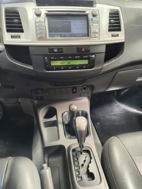 TOYOTA Hilux Caminhonete 3.0 4P 4X4 SRV TURBO DIESEL CABINE DUPLA, Foto 9