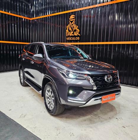 TOYOTA Hilux Caminhonete 2.8 16V GR SPORT 4X4 TURBO DIESEL CABINE DUPLA AUTOM�TICO, Foto 2