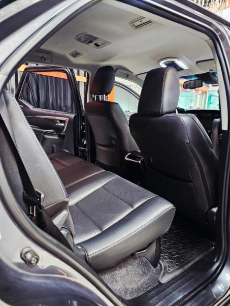 TOYOTA Hilux Caminhonete 2.8 16V GR SPORT 4X4 TURBO DIESEL CABINE DUPLA AUTOM�TICO, Foto 8