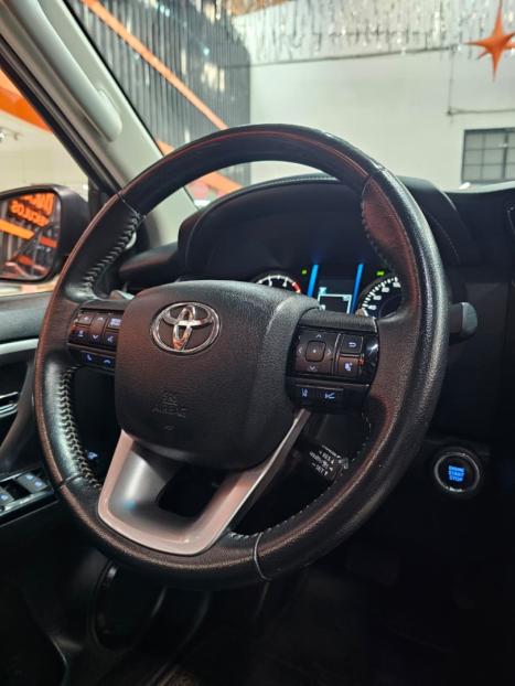 TOYOTA Hilux Caminhonete 2.8 16V GR SPORT 4X4 TURBO DIESEL CABINE DUPLA AUTOM�TICO, Foto 11