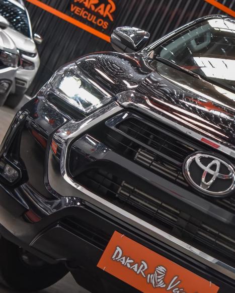 TOYOTA Hilux Caminhonete 2.8 16V SRV 4X4 DIESEL CABINE DUPLA AUTOM�TICO, Foto 4