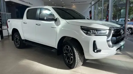 TOYOTA Hilux Caminhonete 2.8 4X4 SR5 CABINE DUPLA TURBO DIESEL, Foto 4