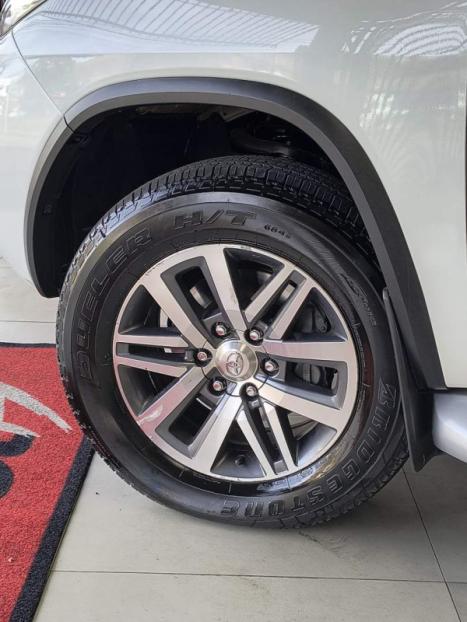 TOYOTA Hilux SW4 2.8 16V 4P SRX 4X4 7 LUGARES TURBO DIESEL AUTOM�TICO, Foto 8