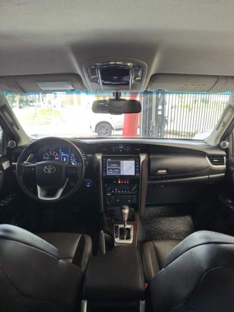 TOYOTA Hilux SW4 2.8 16V 4P SRX 4X4 7 LUGARES TURBO DIESEL AUTOM�TICO, Foto 12