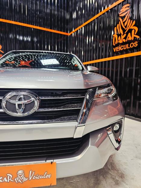 TOYOTA Hilux SW4 2.8 16V 4P SRX 4X4 7 LUGARES TURBO DIESEL AUTOM�TICO, Foto 4