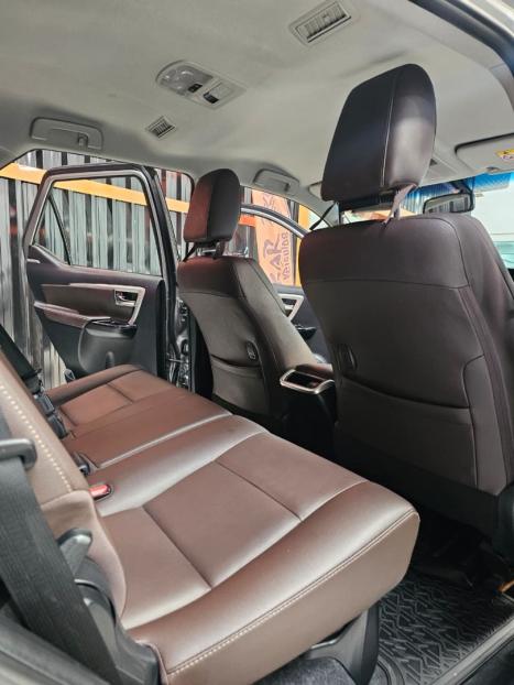 TOYOTA Hilux SW4 2.8 16V 4P SRX 4X4 7 LUGARES TURBO DIESEL AUTOM�TICO, Foto 9