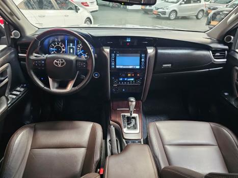 TOYOTA Hilux SW4 2.8 16V 4P SRX 4X4 7 LUGARES TURBO DIESEL AUTOM�TICO, Foto 13