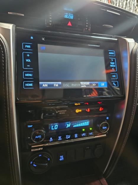 TOYOTA Hilux SW4 2.8 16V 4P SRX 4X4 7 LUGARES TURBO DIESEL AUTOM�TICO, Foto 16