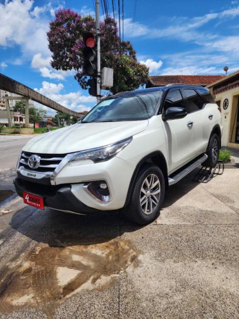 TOYOTA Hilux SW4 2.8 16V 4P SRX 4X4 7 LUGARES TURBO DIESEL AUTOM�TICO, Foto 1