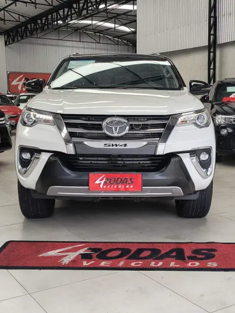 TOYOTA Hilux SW4 2.8 16V 4P SRX 4X4 7 LUGARES TURBO DIESEL AUTOM�TICO, Foto 3
