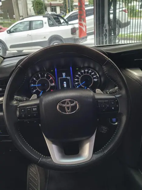 TOYOTA Hilux SW4 2.8 16V 4P SRX 4X4 7 LUGARES TURBO DIESEL AUTOM�TICO, Foto 8