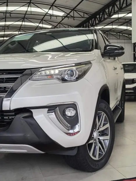 TOYOTA Hilux SW4 2.8 16V 4P SRX 4X4 7 LUGARES TURBO DIESEL AUTOM�TICO, Foto 11