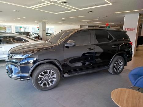 TOYOTA Hilux SW4 2.8 4P SRX 4X4 TURBO DIESEL AUTOM�TICO, Foto 4
