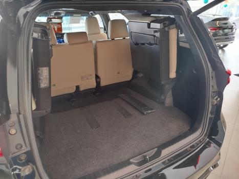 TOYOTA Hilux SW4 2.8 4P SRX 4X4 TURBO DIESEL AUTOM�TICO, Foto 9