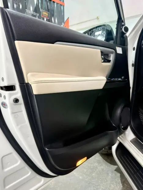 TOYOTA Hilux SW4 2.8 16V 4P SRX 4X4 7 LUGARES TURBO DIESEL AUTOMÁTICO, Foto 15