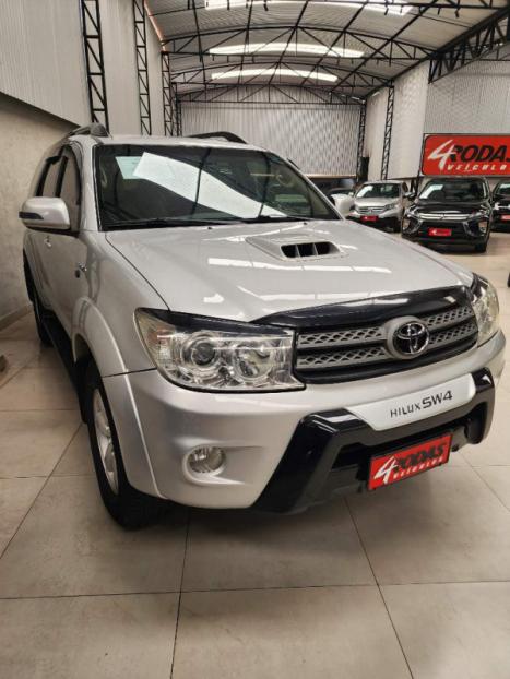 TOYOTA Hilux SW4 3.0 16V 4P SRV 4X4 7 LUGARES TURBO DIESEL AUTOMÁTICO, Foto 9 TOYOTA Hilux SW4 3.0 16V 4P SRV 4X4 7 LUGARES TURBO DIESEL AUTOMÁTICO, Foto 9