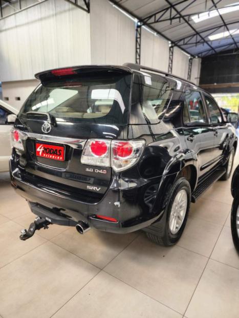 TOYOTA Hilux SW4 3.0 16V 4P SRV 4X4 7 LUGARES TURBO DIESEL AUTOMTICO, Foto 7