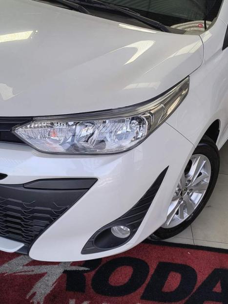 TOYOTA Yaris Hatch 1.5 16V 4P FLEX XL MULTIDRIVE AUTOM�TICO CVT, Foto 4