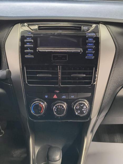 TOYOTA Yaris Hatch 1.5 16V 4P FLEX XL MULTIDRIVE AUTOM�TICO CVT, Foto 9