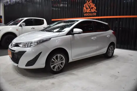 TOYOTA Yaris Hatch 1.3 16V 4P FLEX XL PLUS TECH MULTIDRIVE AUTOM�TICO CVT, Foto 2