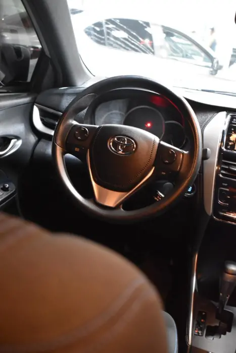 TOYOTA Yaris Hatch 1.3 16V 4P FLEX XL PLUS TECH MULTIDRIVE AUTOM�TICO CVT, Foto 12