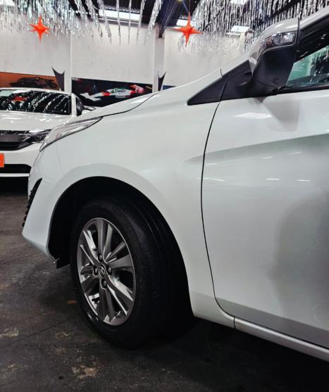 TOYOTA Yaris Hatch 1.5 16V 4P FLEX XL MULTIDRIVE AUTOM�TICO CVT, Foto 1