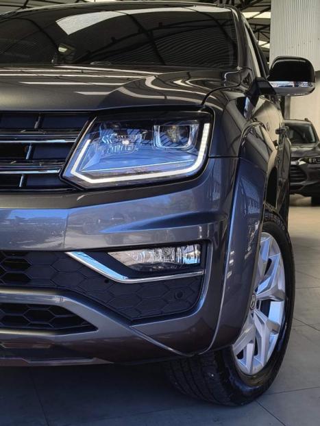 VOLKSWAGEN Amarok 3.0 V6 CABINE DUPLA HIGHLINE 4X4 TURBO INTERCOOLER AUTOMÁTICO, Foto 9 VOLKSWAGEN Amarok 3.0 V6 CABINE DUPLA HIGHLINE 4X4 TURBO INTERCOOLER AUTOMÁTICO, Foto 9