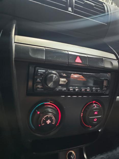 VOLKSWAGEN Fox 1.6 4P, Foto 9