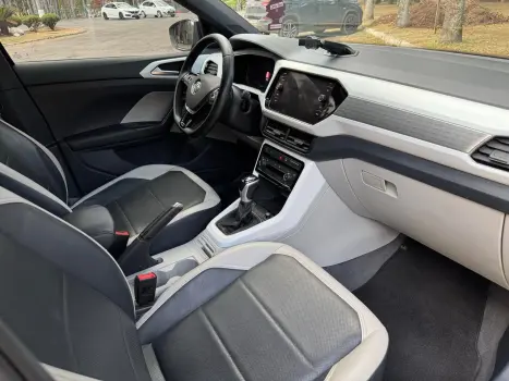 VOLKSWAGEN T-Cross 1.4 4P 250 TSI FLEX HIGHLINE AUTOMÁTICO, Foto 8 VOLKSWAGEN T-Cross 1.4 4P 250 TSI FLEX HIGHLINE AUTOMÁTICO, Foto 8