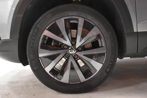 VOLKSWAGEN Taos 1.4 16V 4P FLEX 250 TSI COMFORTLINE AUTOM�TICO, Foto 14