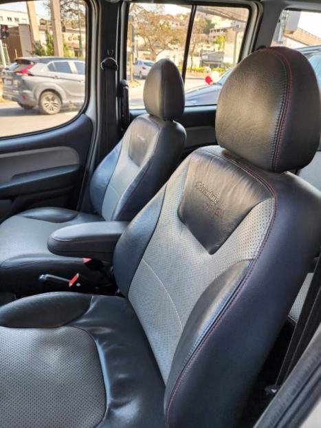 FIAT Doblo 1.8 4P FLEX ADVENTURE LOCKER 6 LUGARES, Foto 2