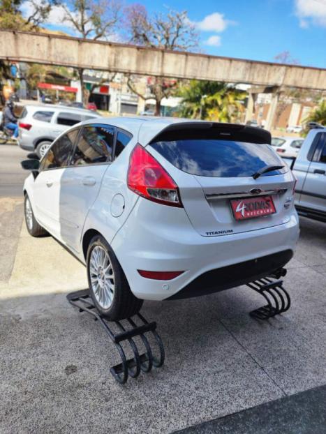FORD Fiesta Hatch 1.6 16V 4P FLEX TITANIUM PLUS POWERSHIFT AUTOMTICO, Foto 4