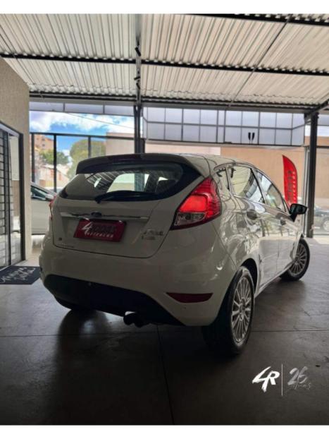 FORD Fiesta Hatch 1.0 12V 4P TITANIUM PLUS ECOBOOST TURBO POWERSHIFT AUTOMTICO, Foto 3