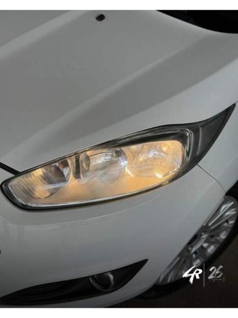 FORD Fiesta Hatch 1.0 12V 4P TITANIUM PLUS ECOBOOST TURBO POWERSHIFT AUTOMTICO, Foto 4