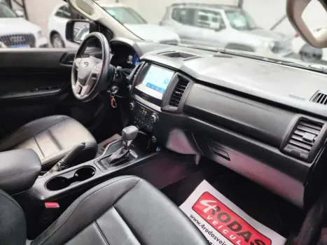 FORD Ranger 2.2 16V BLACK DIESEL CABINE DUPLA AUTOMTICO, Foto 7